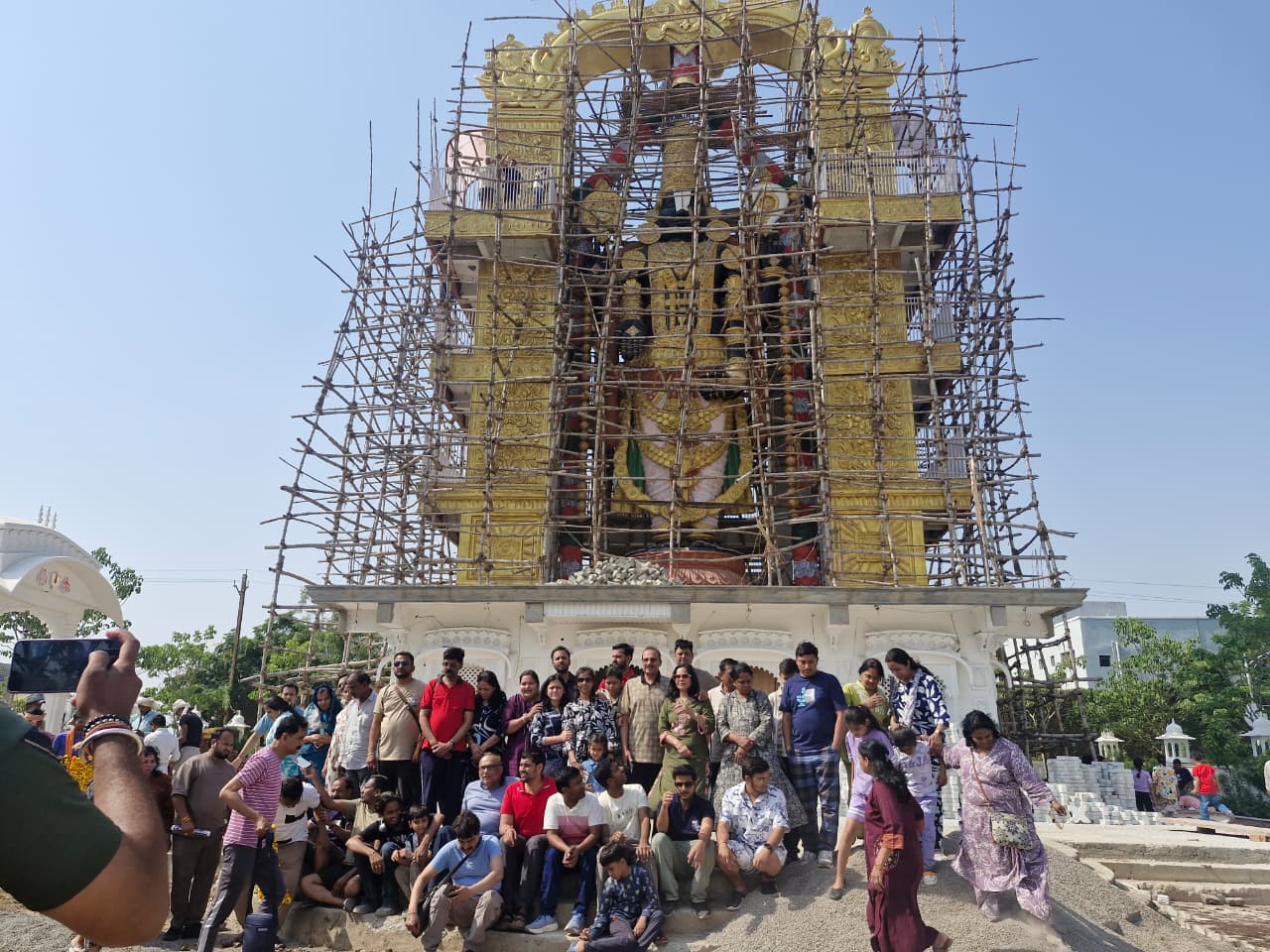 भूटान यात्रा से लौटे जैन समाज ने किए 81 फीट ऊँचे बालाजी महाराज के दर्शन; अध्यक्ष संजय भंडारी सहित 112 श्रद्धालुओं का हुआ भव्य स्वागत