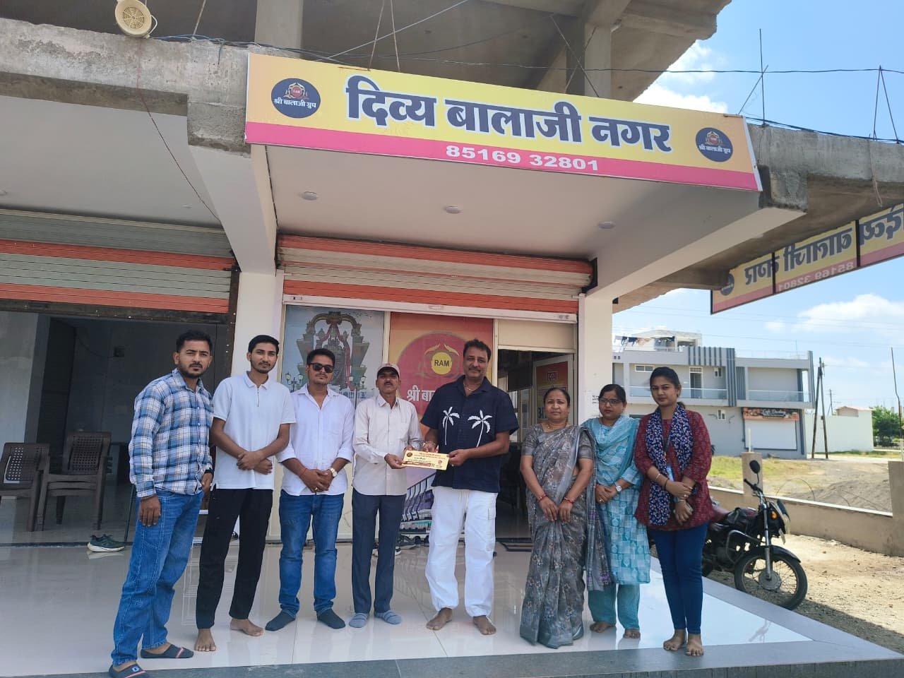 बालाजी ग्रुप के पद्मावती धाम; पर बढ़ा विश्वास: शिक्षिका माधुरी रूपाले ने सुरक्षित भविष्य के लिए चुना नया आशियाना